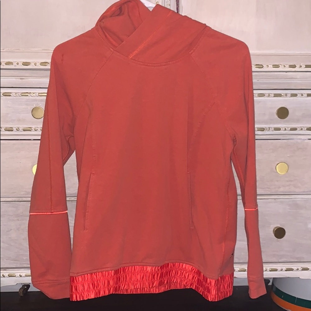 Lululemon hoodiewith pockets